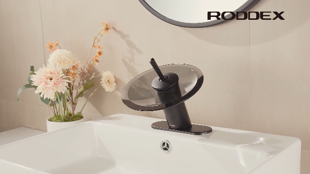 瀑布80 Discover Boulevard Low Profile Three Hole Deck Mounted